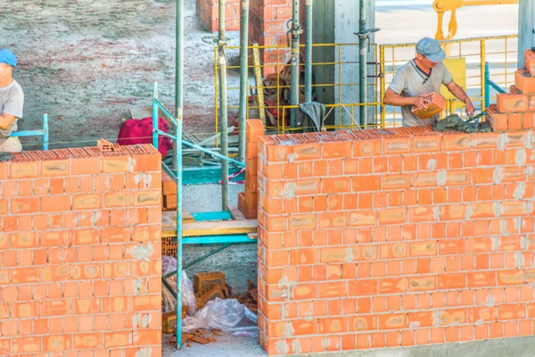 How Sloping Block Builders Can Help You
