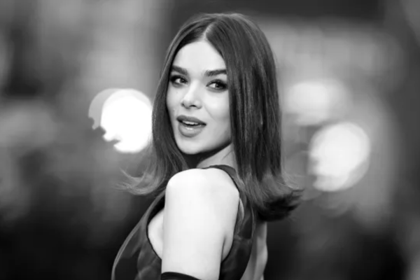 Untitled design – 2026-09-13T235505.285 Hailee Steinfeld